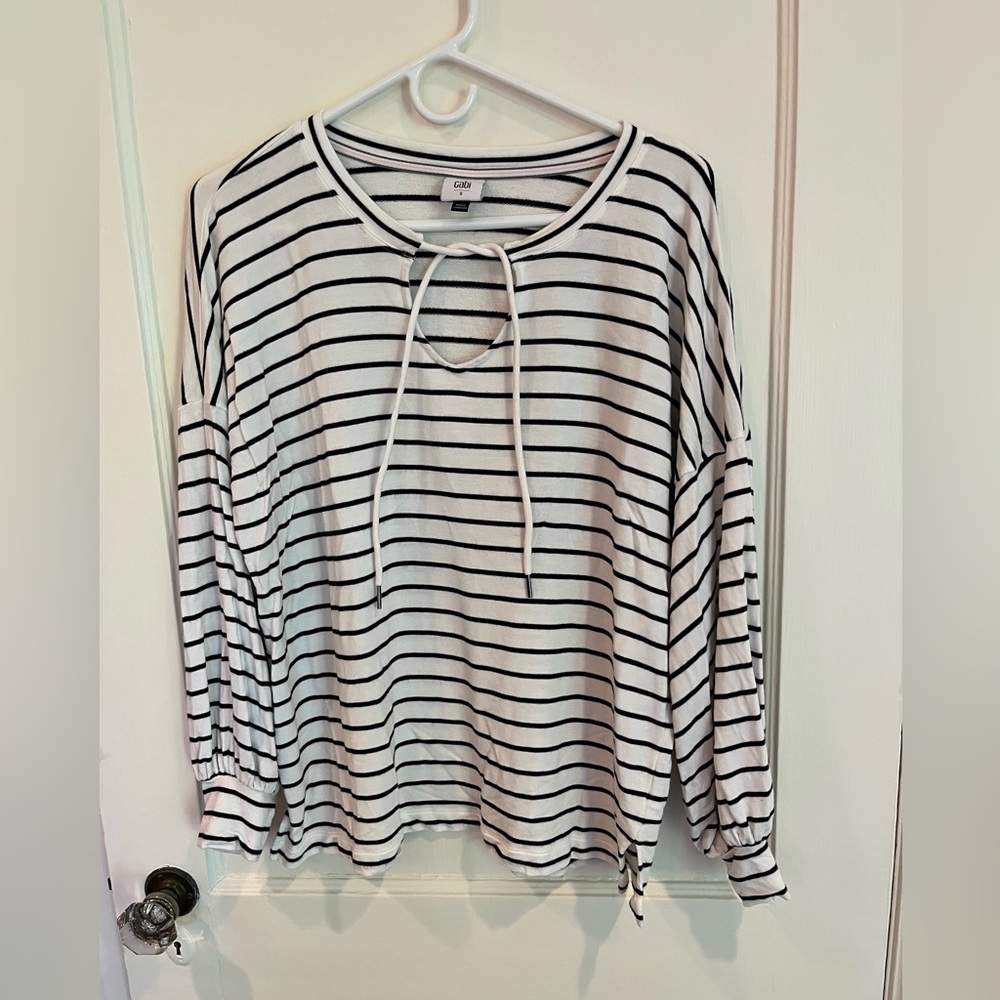 EUC Cabi Sweatshirt, size S